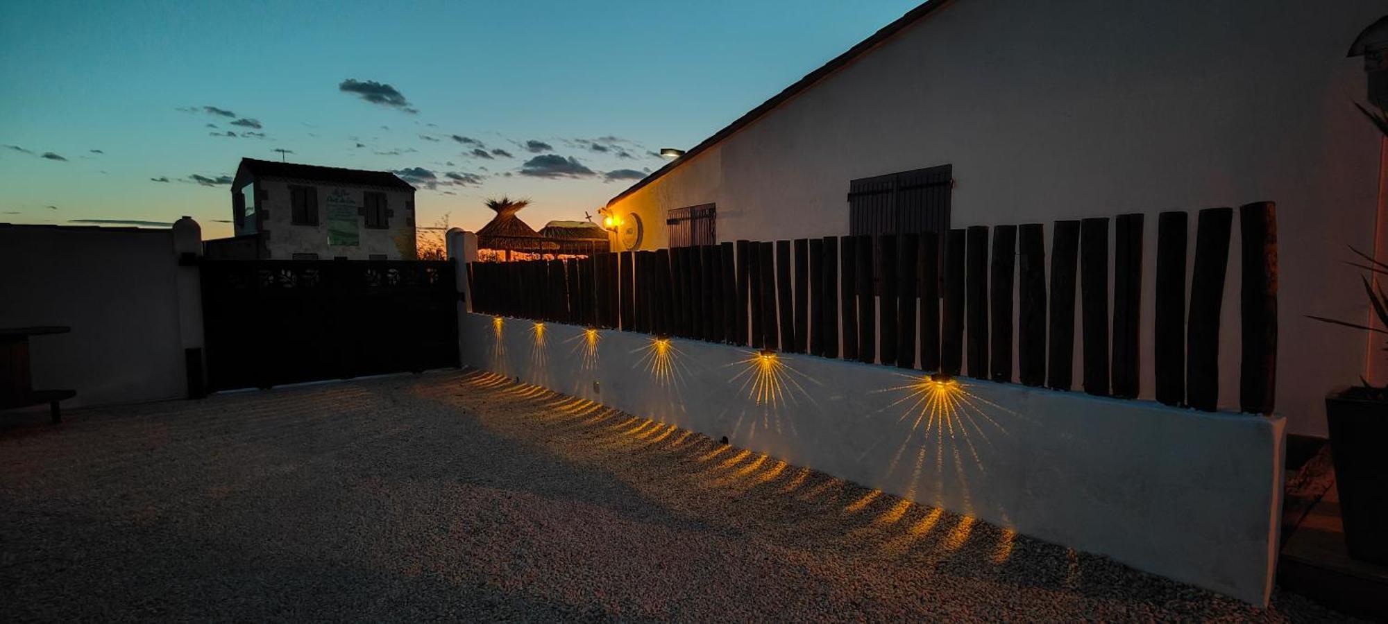 Logis Le Nid Du Pont De Gau Aparthotel Saintes-Maries-de-la-Mer Exterior photo