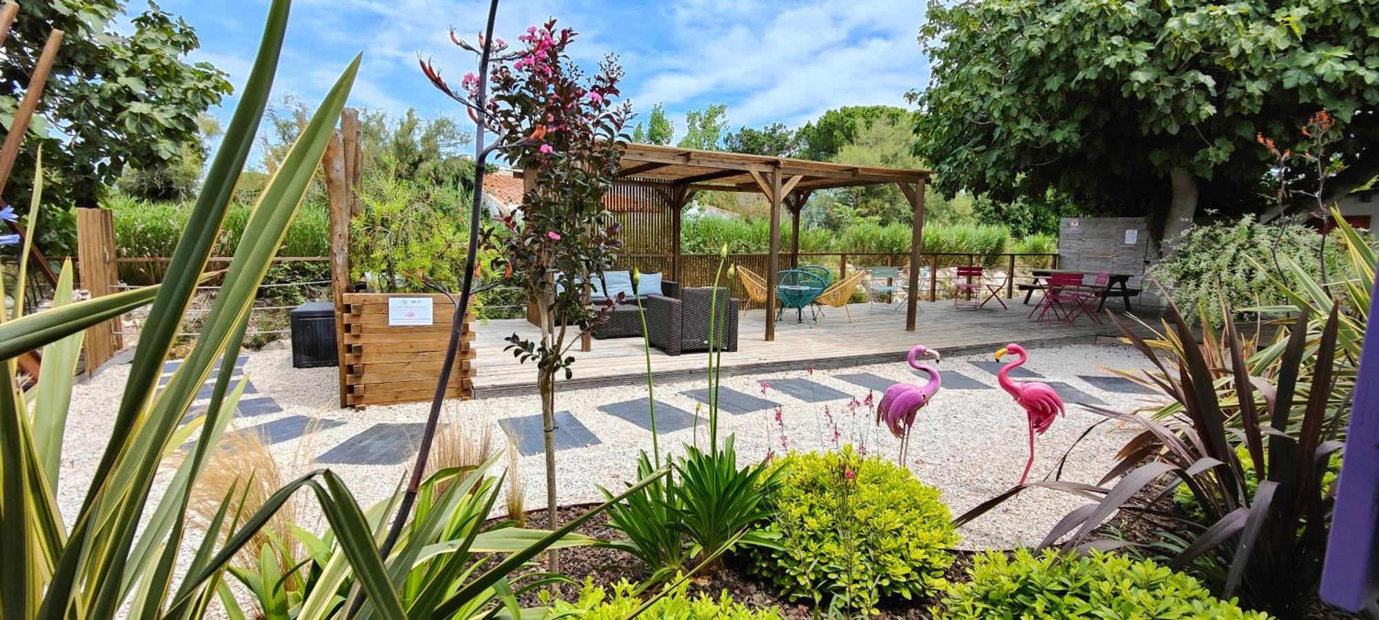 Logis Le Nid Du Pont De Gau Aparthotel Saintes-Maries-de-la-Mer Exterior photo